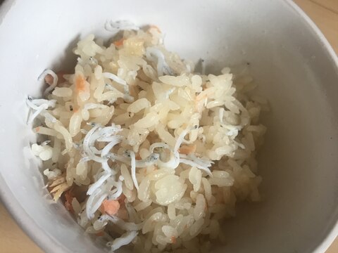 シャケの炊き込み飯風